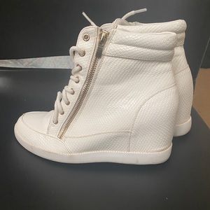 Wedge sneakers